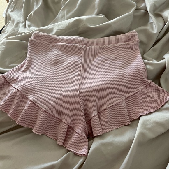 FREE PEOPLE RUFFLE SHORTS - Picture 2 of 3